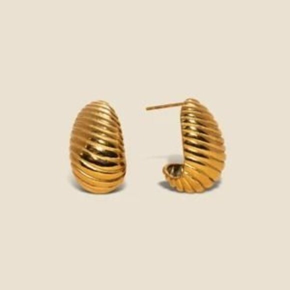 GOLD Textured scalloped croissant open Hoop Earrings - Picture 1 of 8